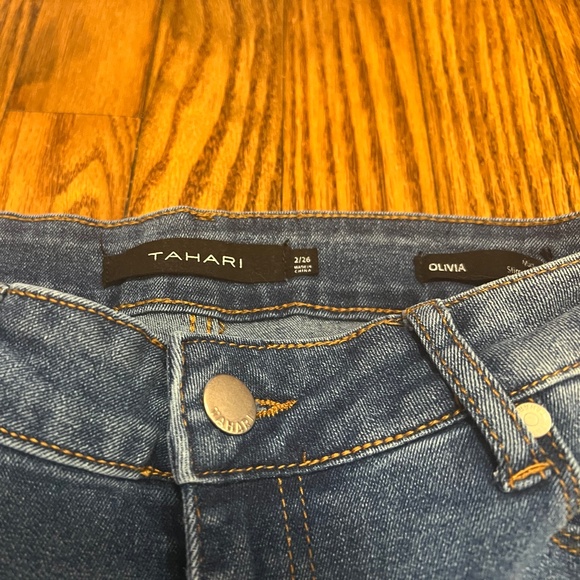Tahari Olivia Midrise Slim Straight Jeans 2/26 - Picture 2 of 4